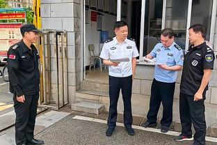 记者：博尼法斯受伤后，勒沃库森高层正在关注转会市场